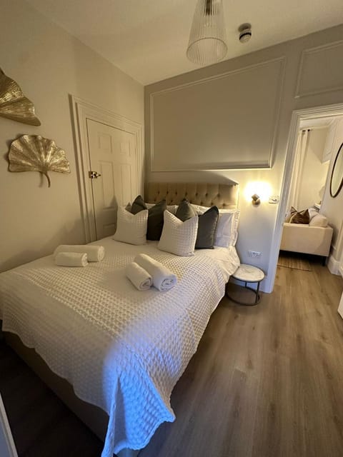 Romantic Georgian Hideaway in Central Bath Apartment in Bath