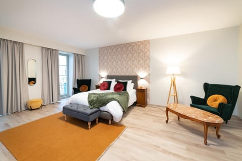 Bed, Living room, Photo of the whole room, Bedroom