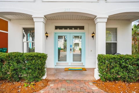 Changes in Latitude VCB House in Destin