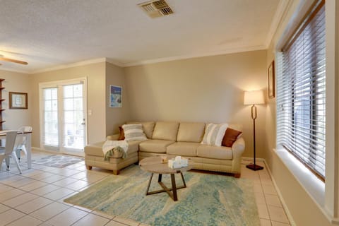 Seminole Townhome Easy Access to Beaches! House in Seminole
