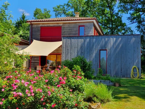 Property building, Garden, Garden, Balcony/Terrace, Garden view