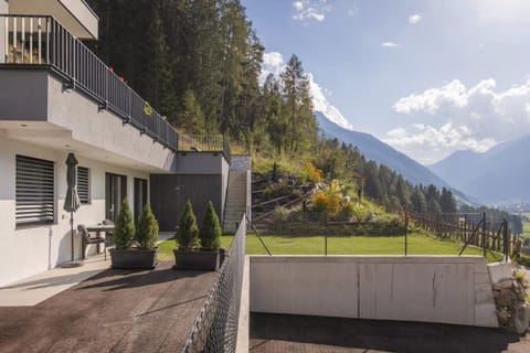 Property building, Spring, Garden, View (from property/room), Balcony/Terrace, Mountain view