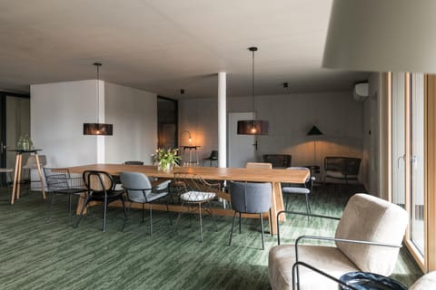 Communal lounge/ TV room, Lobby or reception, Lounge or bar