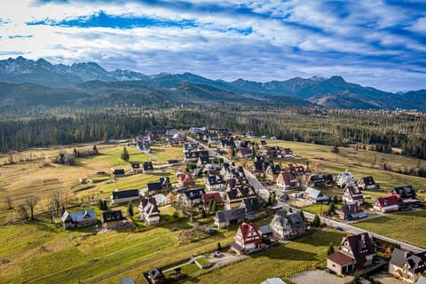 Property building, Bird's eye view, Mountain view