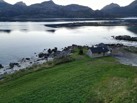 Superior Cabin with Private Beach Lofoten Cabin in Lofoten