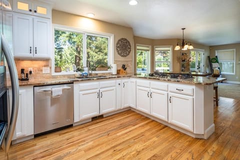 Bella- 5 bedroom beauty Villa in Corvallis