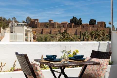 View (from property/room), Balcony/Terrace, Dining area