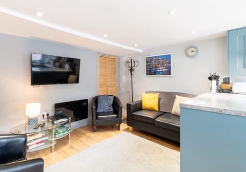 Inviting Traditional Fishermens cottage in the heart of the village, close to the harbour House in Mevagissey