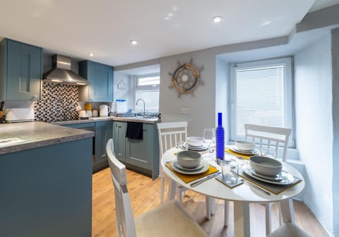 Inviting Traditional Fishermens cottage in the heart of the village, close to the harbour House in Mevagissey