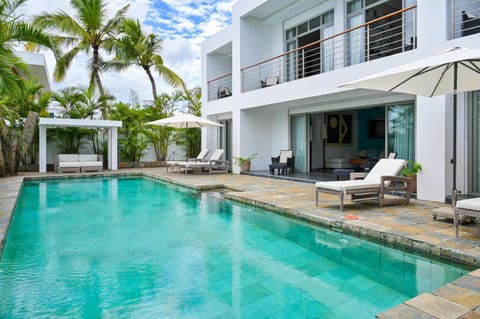 Patio, Balcony/Terrace, Pool view, Swimming pool, Swimming pool, sunbed