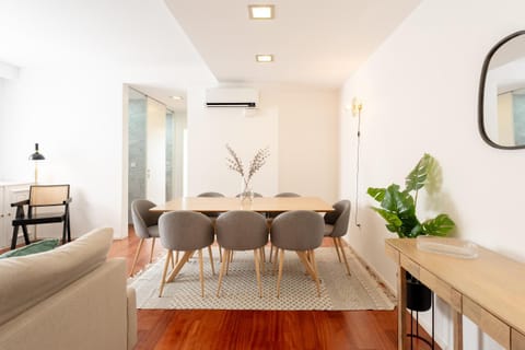 Living room, Seating area, Dining area, air conditioner