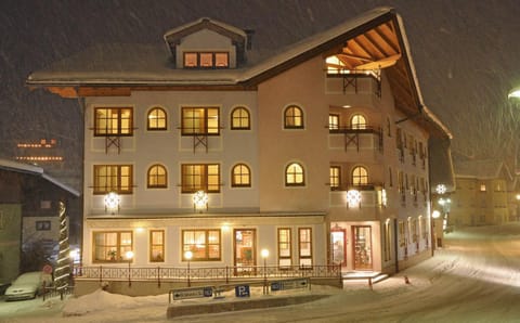 Property building, Winter