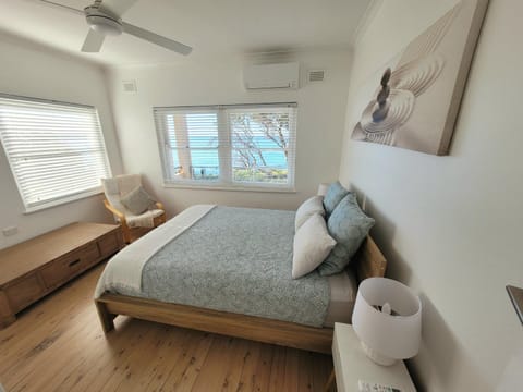 Bed, Photo of the whole room, Bedroom, air conditioner