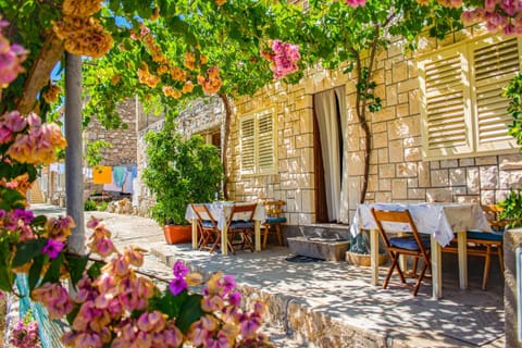 Patio, Balcony/Terrace