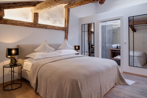 Bed, Bathroom, Photo of the whole room, Bedroom