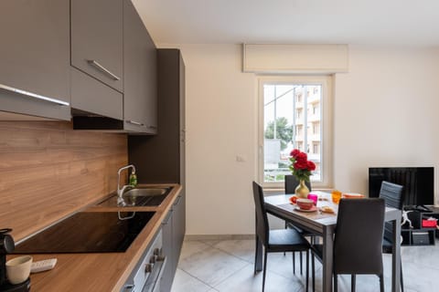 Kitchen or kitchenette, Living room