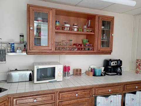 Coffee/tea facilities, Kitchen or kitchenette, dishwasher, minibar, pet friendly, stove, toaster