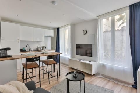 Coffee/tea facilities, Living room, internet, minibar, toaster, kitchen