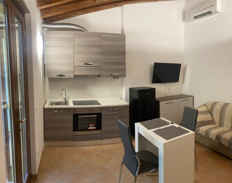 Communal lounge/ TV room, Kitchen or kitchenette