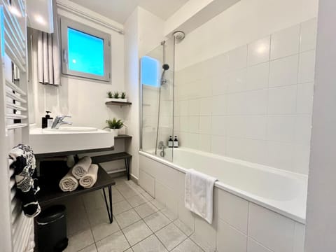 Bathroom, Bath, hair dryier, towels