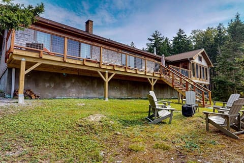 Property building, Patio, Day, Garden view