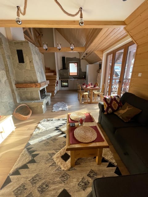 TV and multimedia, Kitchen or kitchenette, Living room