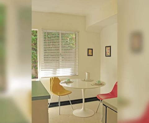 Orbit In - 21 and Over Hotel in Palm Springs