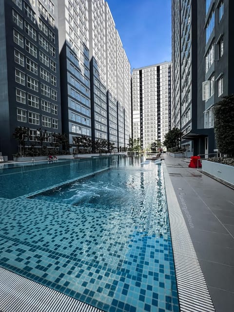 Property building, Swimming pool, Swimming pool