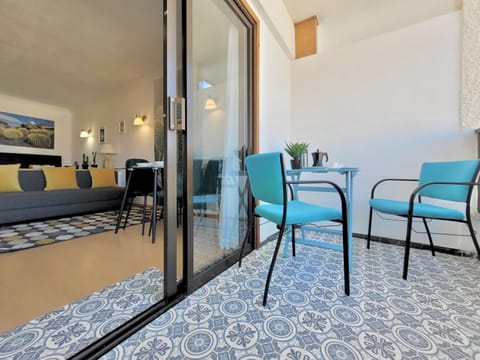 Balcony/Terrace, Living room, Seating area, Dining area