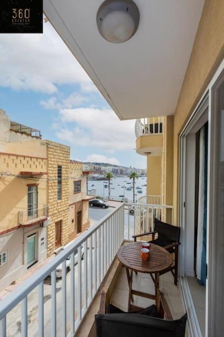 Natural landscape, View (from property/room), Balcony/Terrace, City view, Sea view