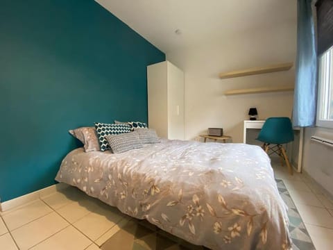Bed, Photo of the whole room