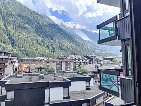 View (from property/room), Mountain view, River view