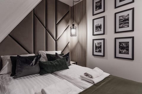 Bed, Seating area, Bedroom, towels, wardrobe