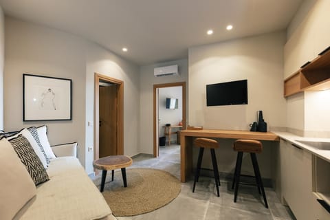 Kitchen or kitchenette, Seating area