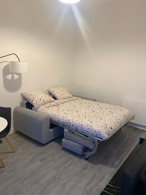 Bel appartement T1 30m2 centre historique Aubagne Apartment in French Riviera