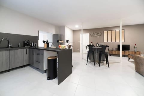 Appartement Spa - Jacuzzi privatif - Fer Rêver 63 Apartment in Thiers