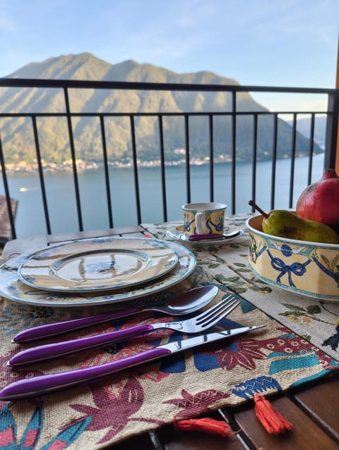 Natural landscape, Balcony/Terrace, Dining area, Lake view, Mountain view