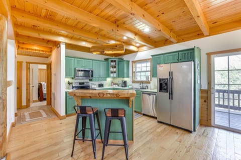 Family-Friendly Cabin By Golf Course and Marina Cabin in Carroll County