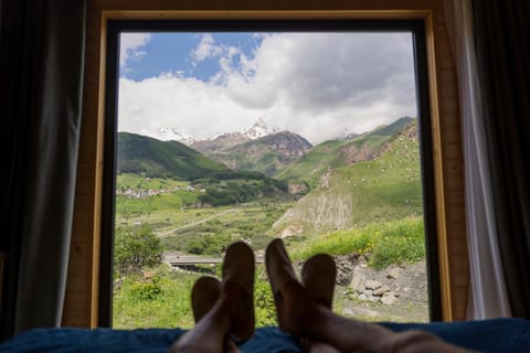 Bedroom, Mountain view