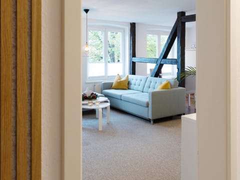 Living room, Seating area, internet