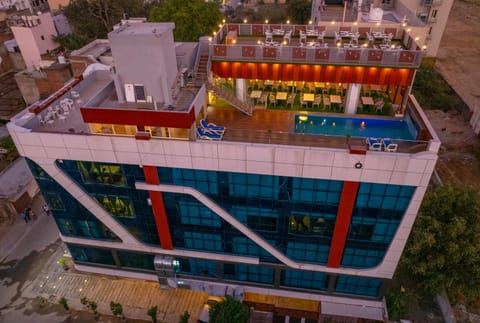 Property building, Facade/entrance