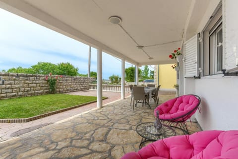 Property building, Patio, Garden, View (from property/room), Balcony/Terrace, Seating area