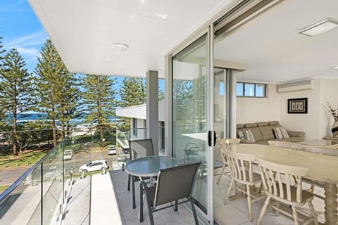 Property building, Day, Natural landscape, View (from property/room), Balcony/Terrace, Dining area