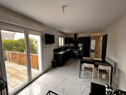 Balcony/Terrace, Kitchen or kitchenette, Living room