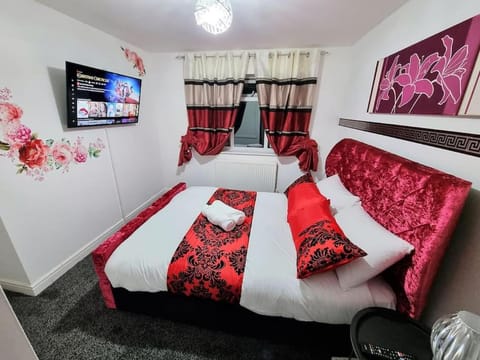 *5SM* Setup for your most relaxed & amazing stay + Free Parking + Free Fast WiFi * House in Leeds