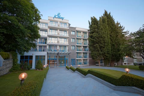 Property building, Facade/entrance, acessibility