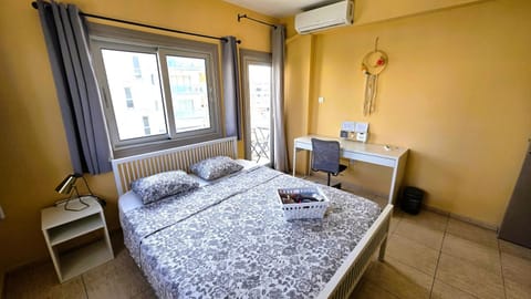 Bed, Photo of the whole room, Seating area, Bedroom, air conditioner