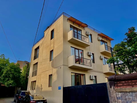 Property building, Neighbourhood, Street view, Parking