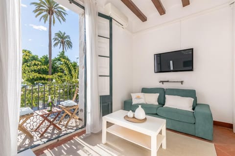 TV and multimedia, View (from property/room), Balcony/Terrace, Living room