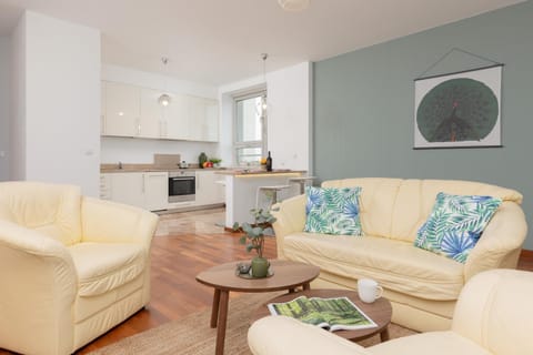 Communal lounge/ TV room, Kitchen or kitchenette, Living room, Seating area